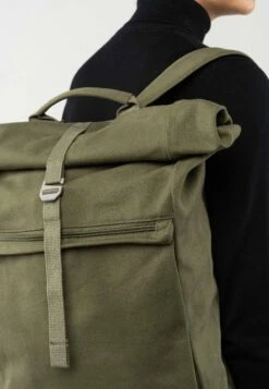 Rucksack AMAR -Stoff Punkt Verkaufsgeschäft Amar Women backpack olive 04