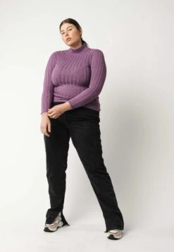 Damen Strickpullover Mit Mockneck AMBA -Stoff Punkt Verkaufsgeschäft Amba Fine Rib Knit Jumper purple 04