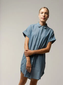 Blusenkleid AMOLI -Stoff Punkt Verkaufsgeschäft Amoli blue chambray 72dpi DSC 1082