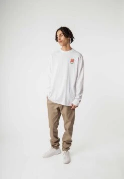 Oversized Langarmshirt Artist Edition Anjali -Stoff Punkt Verkaufsgeschäft Artist Edition schweres Oversized Langarmshirt white print indian flower Men 07