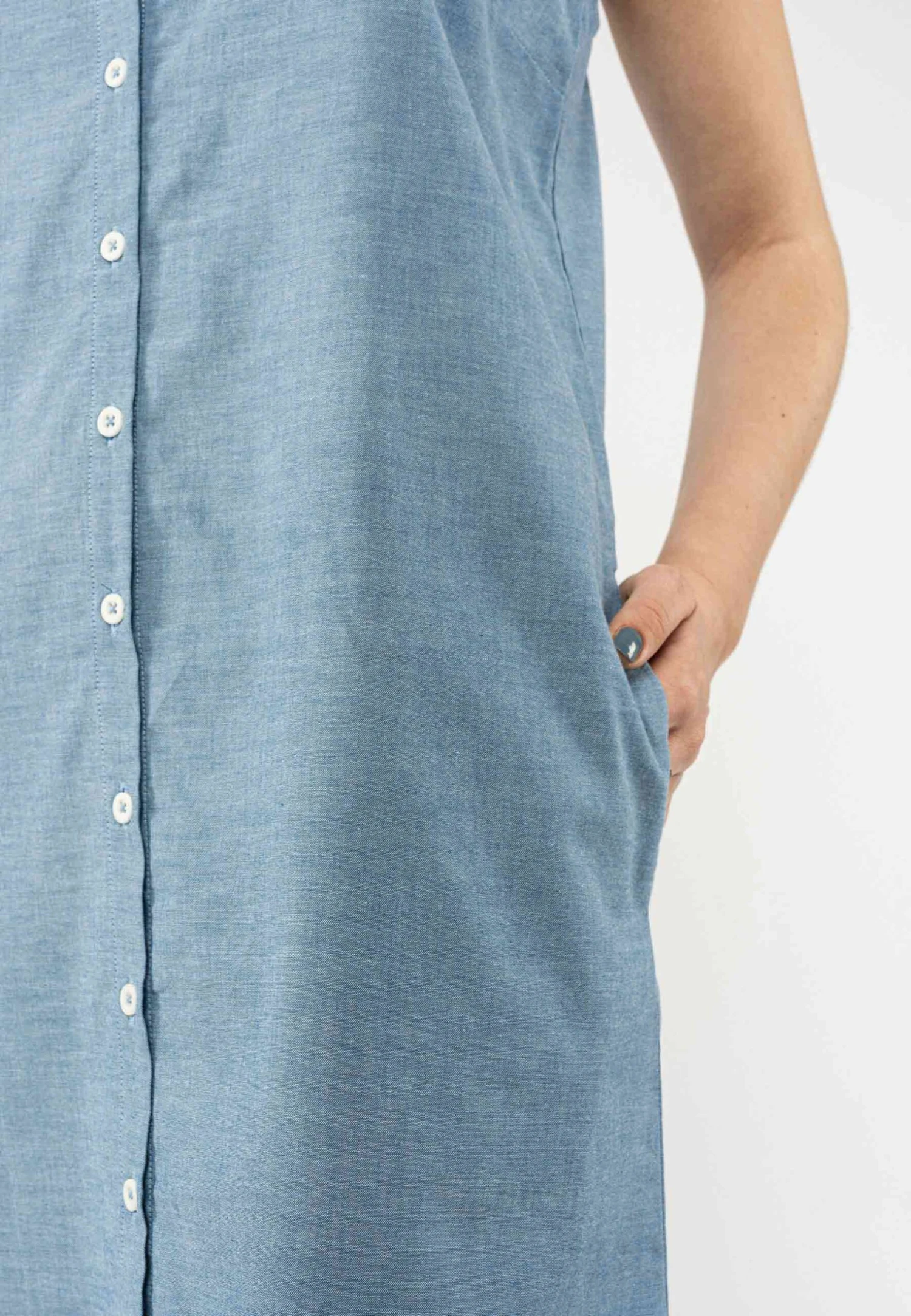 Trägerkleid Mit Knopfleiste MAJANDRA 5 Trägerkleid Mit Knopfleiste MAJANDRA – Bild 5