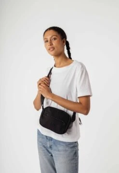 Kleine Umhängetasche PATNI
