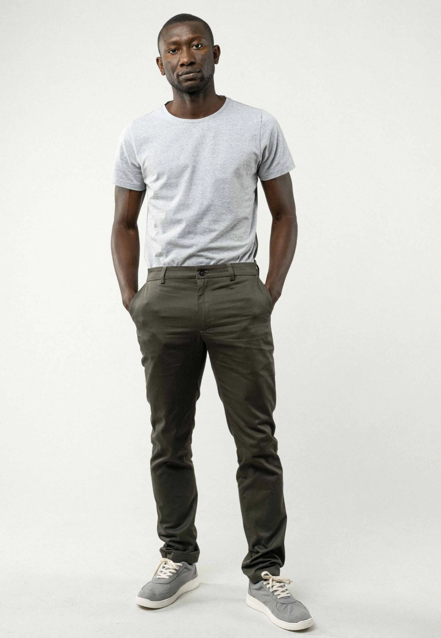 Chinohose Mit Normaler Passform POOJA 4 Chinohose Mit Normaler Passform POOJA – Bild 4