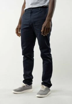 Chinohose Mit Normaler Passform POOJA Bundle 10 Chinohose Mit Normaler Passform POOJA Bundle -Stoff Punkt Verkaufsgeschäft Pooja Men Chino navy 02