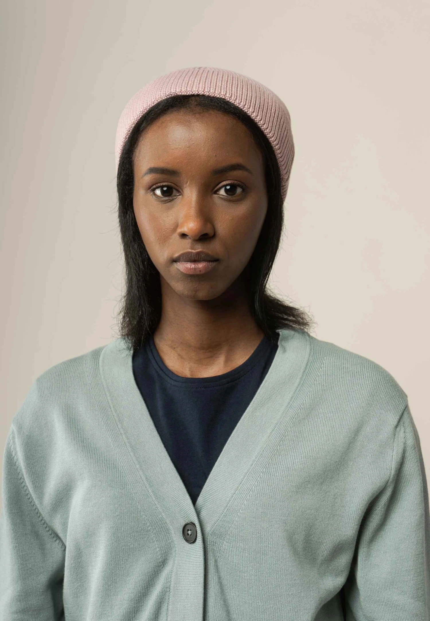 Kurze Rippstrick Mütze RAFI Bundle 2 Kurze Rippstrick Mütze RAFI Bundle – Bild 2