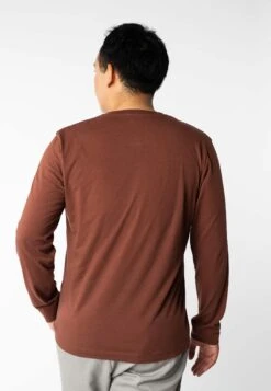 Stoff Punkt Verkaufsgeschäft -Stoff Punkt Verkaufsgeschäft Rahul HenleyLongsleeve mahogany 02