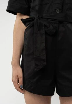 Kurzer Jumpsuit SANELA 13 Kurzer Jumpsuit SANELA -Stoff Punkt Verkaufsgeschäft Sanela black 07