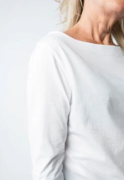 Langarmshirt ZARINA -Stoff Punkt Verkaufsgeschäft Zarina Boatneck Shirt white 05